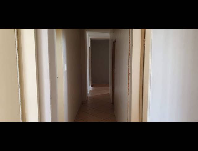 123M² OFFICE FOR SALE IN SONHEUWEL